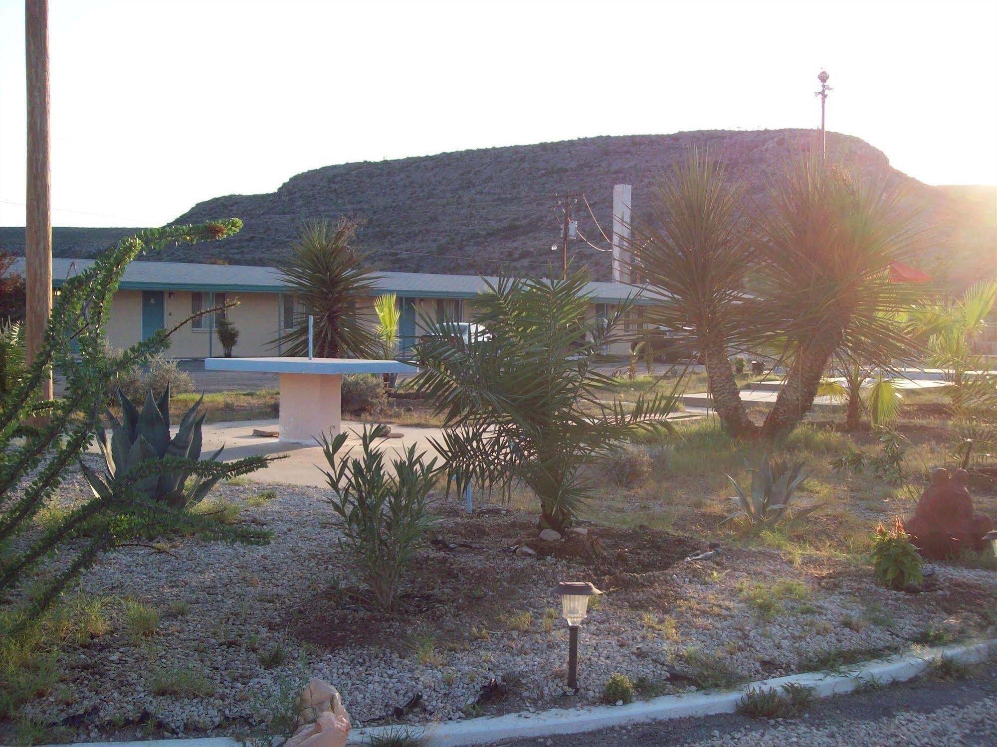 Budget Inn Sanderson Exterior photo